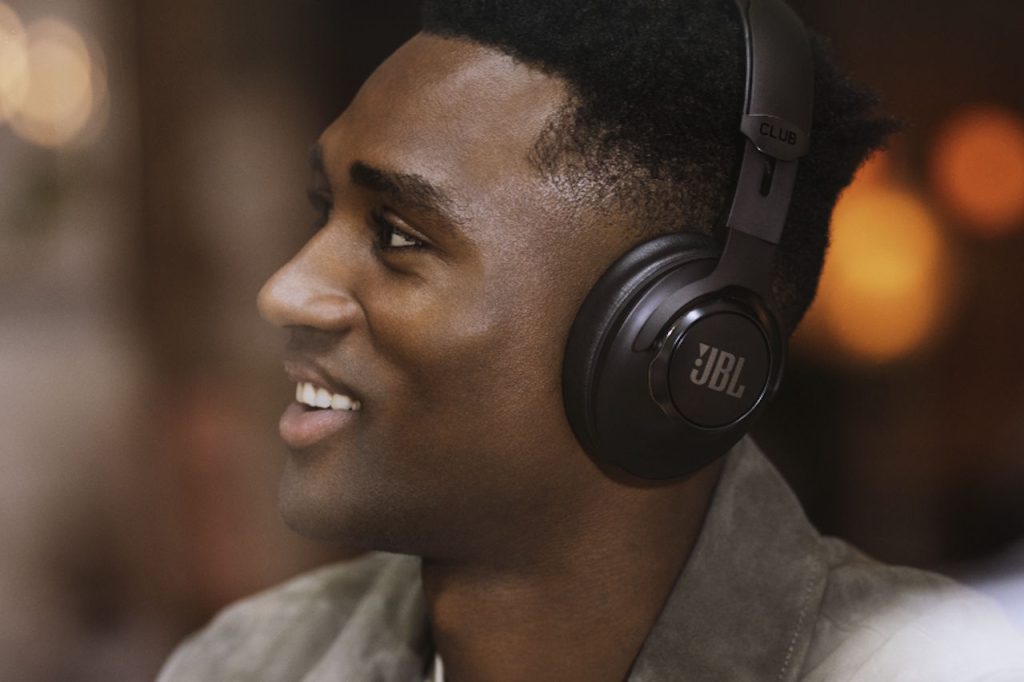 Headphones vs. Earbuds vs. Bone Conduction Design and Fit