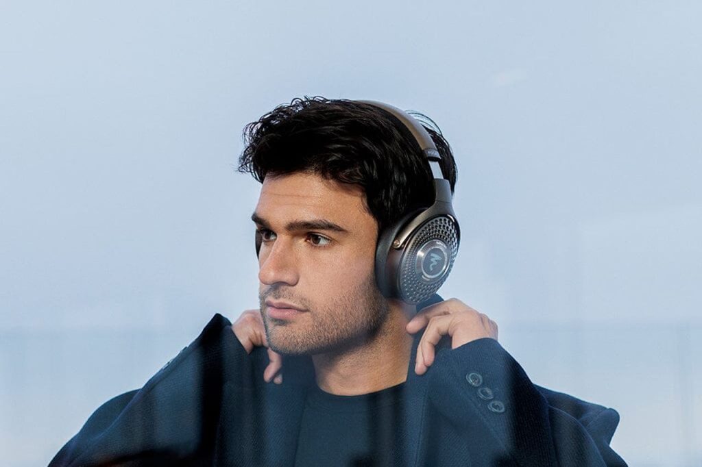 Headphones vs. Earbuds vs. Bone Conduction Guide Sound Quality
