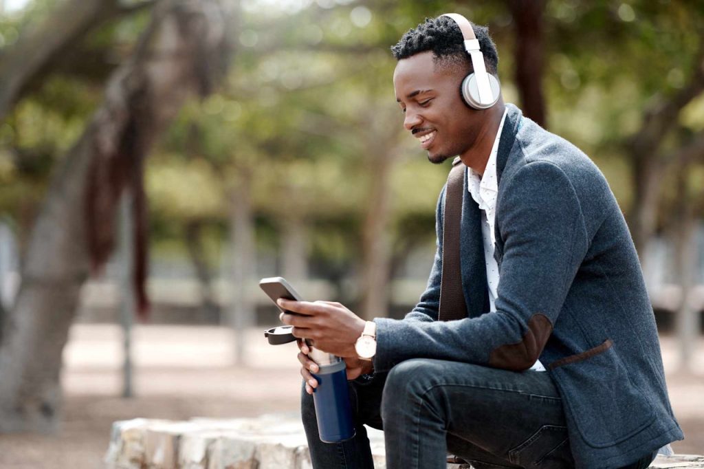 Headphones vs. Earbuds vs. Bone Conduction Guide for Beginners Pros and Cons