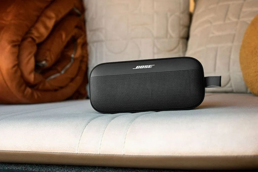 Bose SoundLink Plus vs SoundLink Flex 2nd Gen Features & Smart Technology