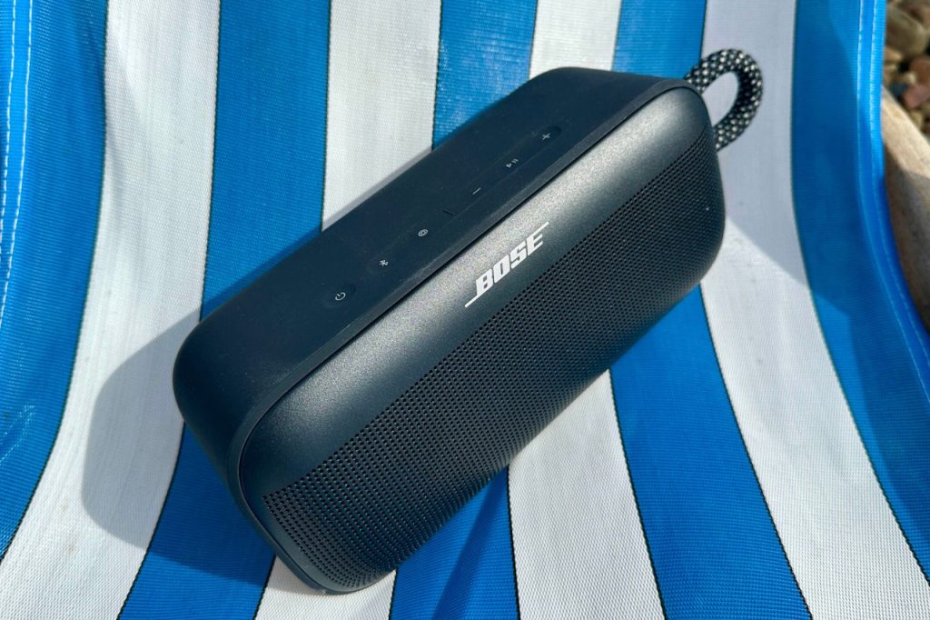 Bose SoundLink Plus vs SoundLink Flex 2nd Gen Portability & Everyday Use