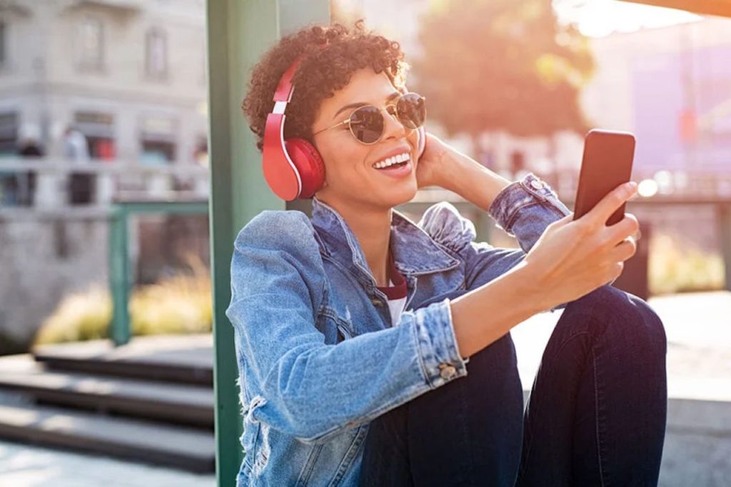 How to Reduce Bluetooth Audio Latency for Headphones, Earbuds, and Speakers